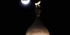 ماهو موعد عيد الفطر في مصر؟ خلاف فلكي حول رؤية الهلال