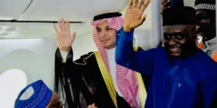 السفير الرشيدي يودّع حجاج غينيا المتجهين إلى بيت الله الحرام