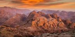السياحة في سيناء: دليل شامل لأجمل الشواطئ والجبال والمغامرات