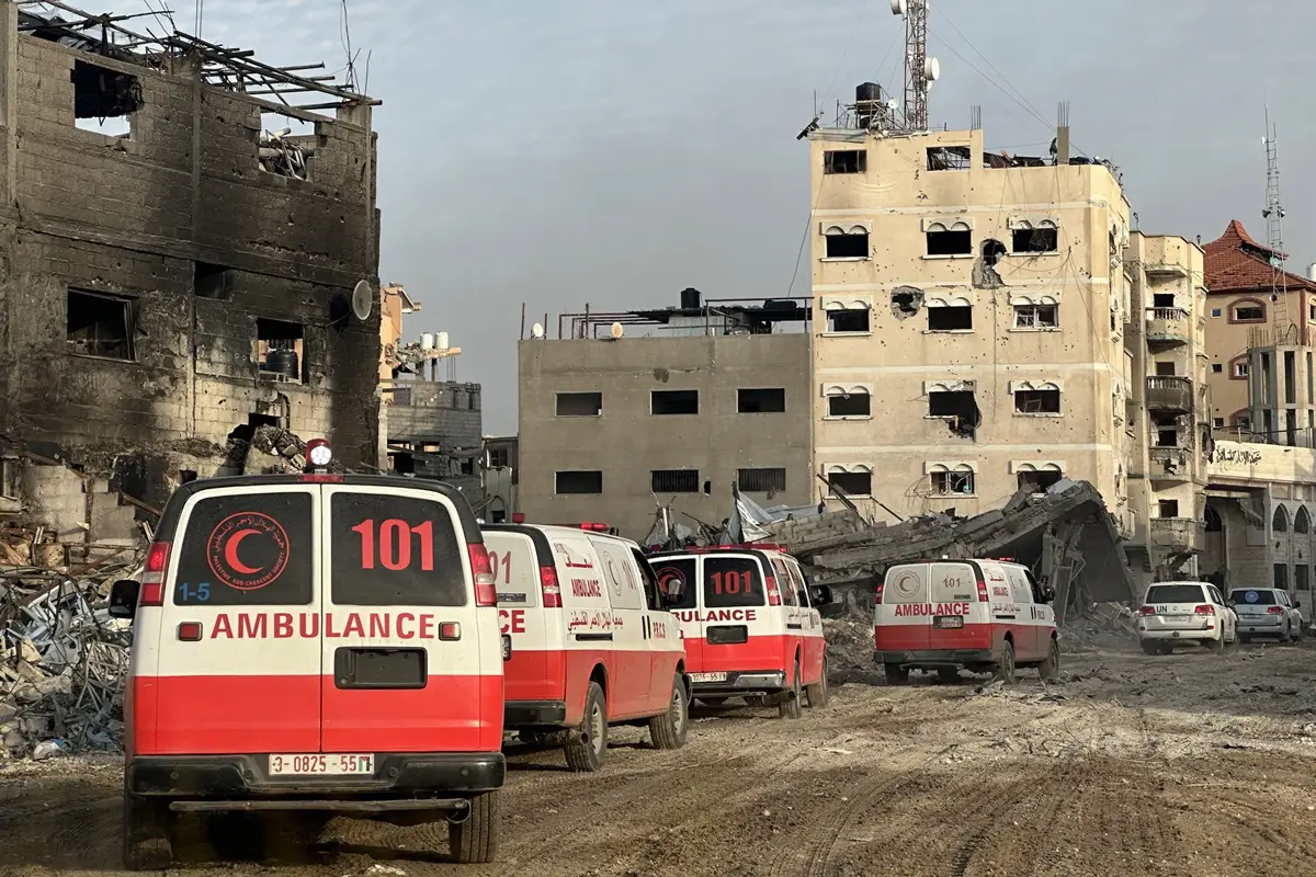 قصف مجمع ناصر الطبي