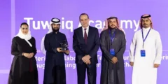 أكاديمية طويق تفوز بجائزة الازدهار الرقمي من DCO