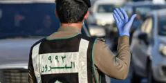 المرور: تعلّق سائقي الدراجات بالمركبات مخالفة مرورية