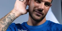 ثيو هيرنانديز من ألم الطفولة إلى نجم الهلال الجديد