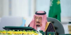 برئاسة خادم الحرمين: مجلس الوزراء يمدد الرهن الميسر ويقر تعديلات قانونية